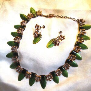 Matisse Green and Black "Teardrop" Necklace and Dangling Screw-back Earrings